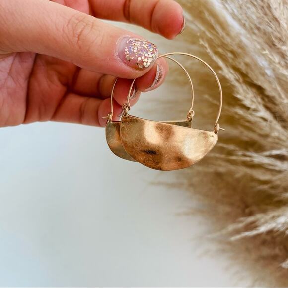 NEW NORDSTROM REVOLVE Gold Hammered Half Circle Disc Hoop Earrings Jewelry Boho - Picture 4 of 10